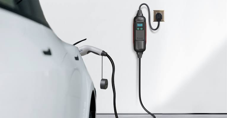 Hardwired vs NEMA 14-50 Plug EV Charger Installation Cost USA